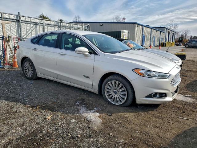 Ford Fusion Se Phev Image 6