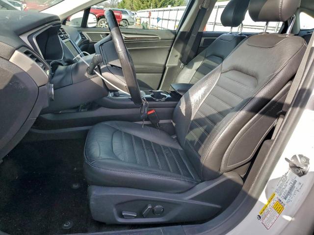 Ford Fusion Se Phev Image 3