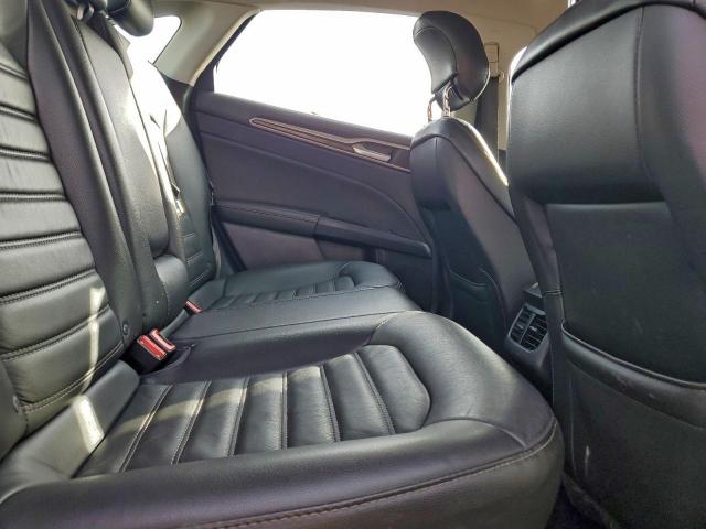 Ford Fusion Se Phev Image 5