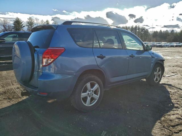 Toyota RAV4 Image 2