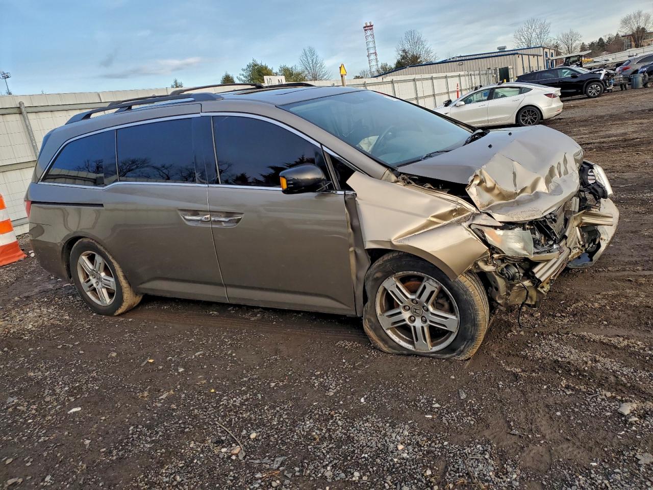 Honda Odyssey Touring Image 3