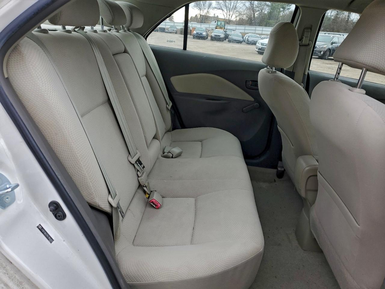 Toyota Yaris Image 8