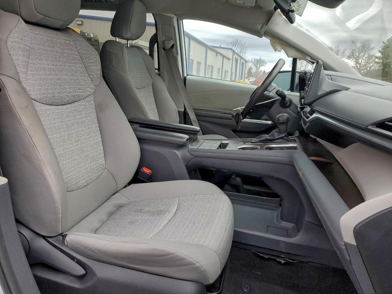 Toyota Sienna Le Image 7