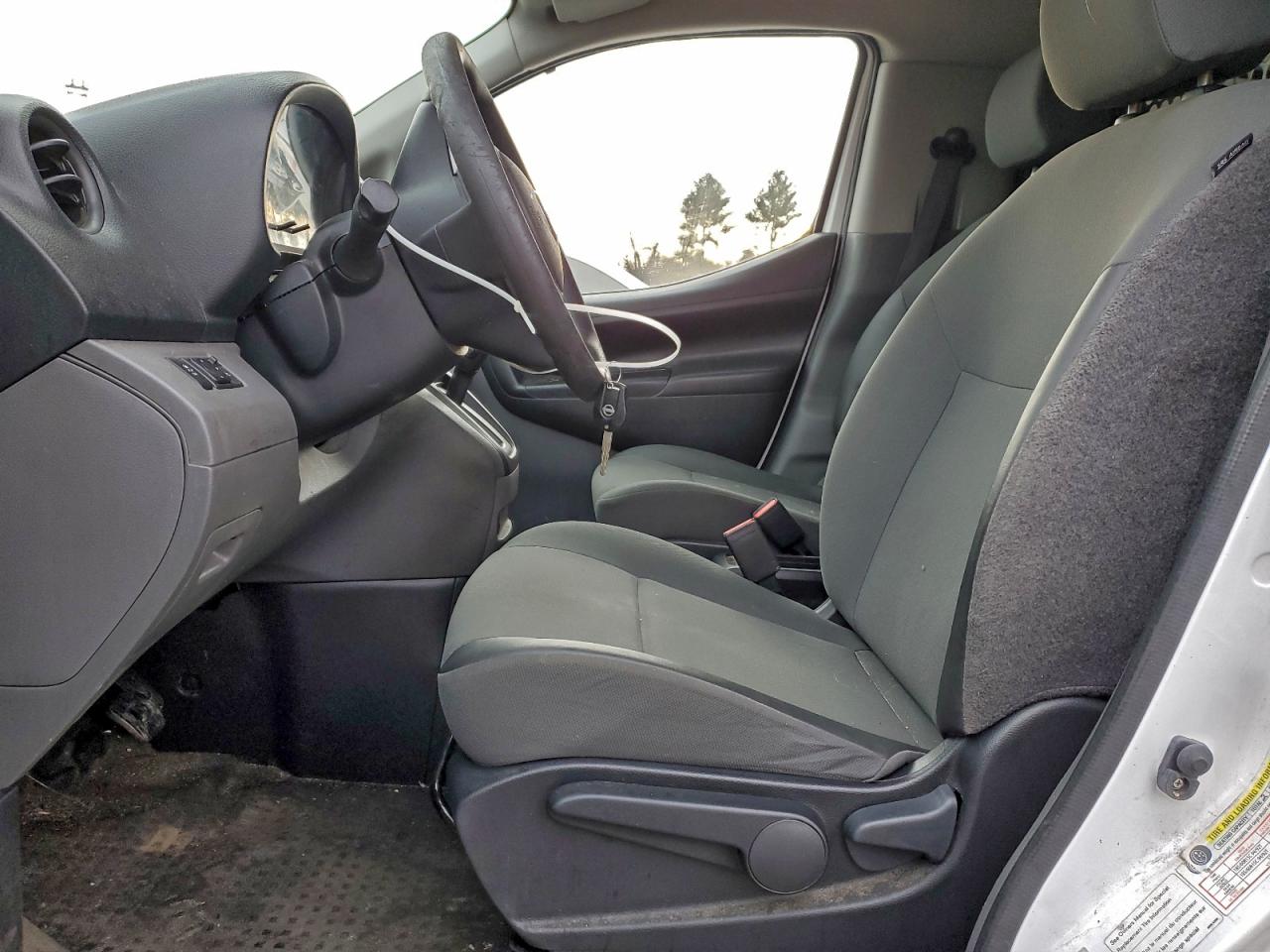 Nissan Nv 2.5s Image 2