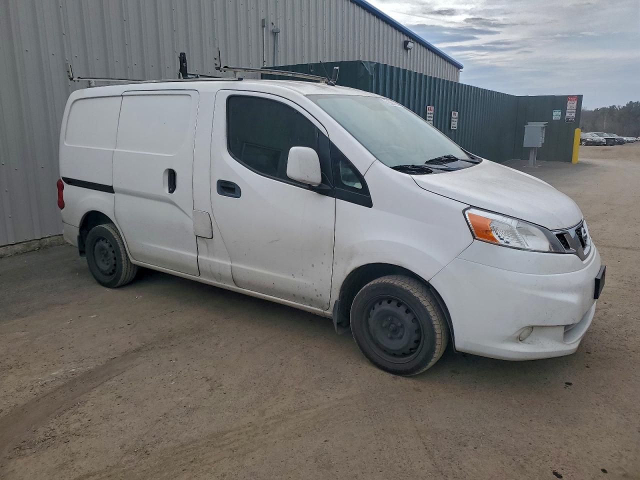 Nissan Nv 2.5s Image 4
