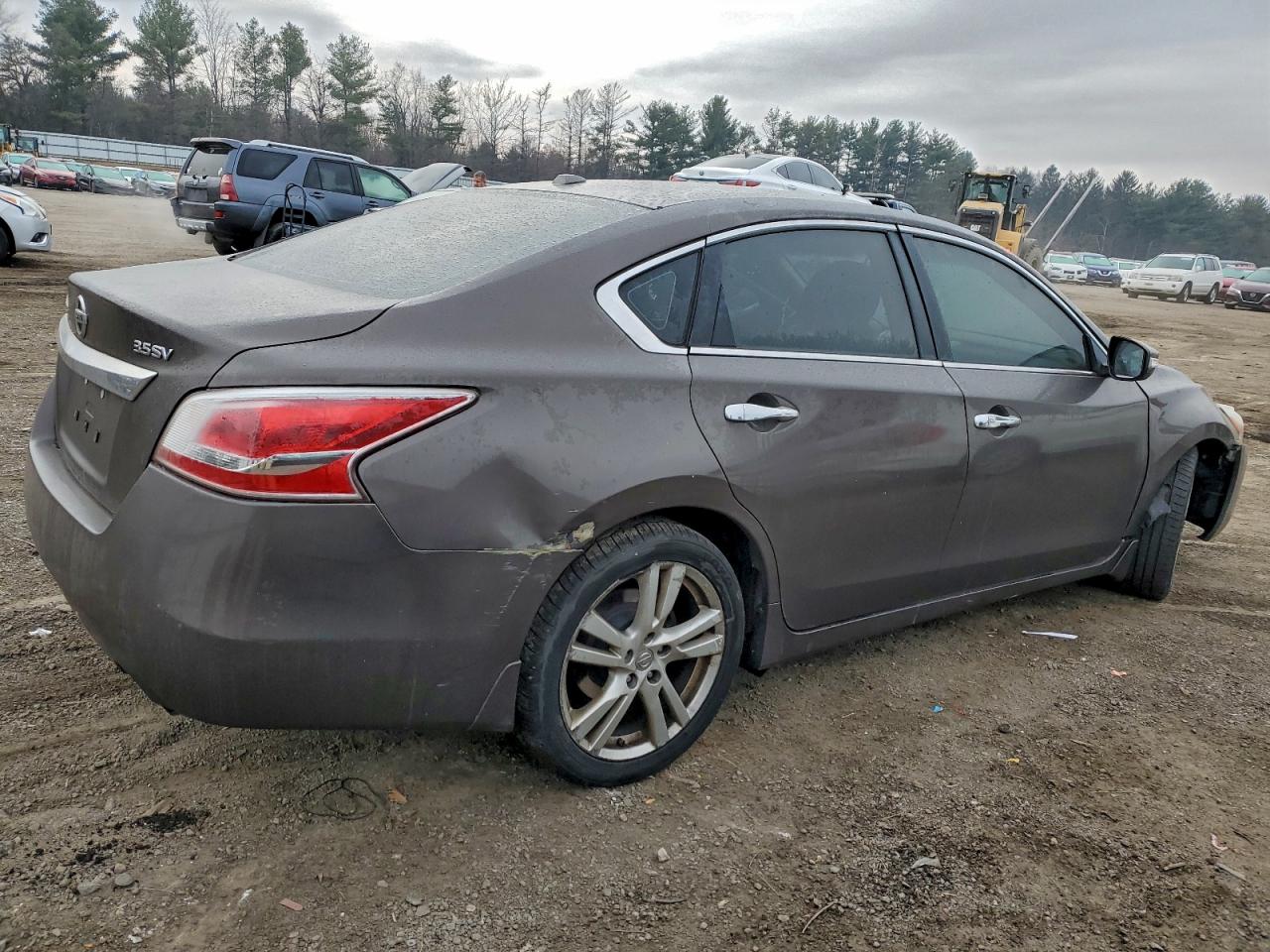 Nissan Altima 3.5s Image 3