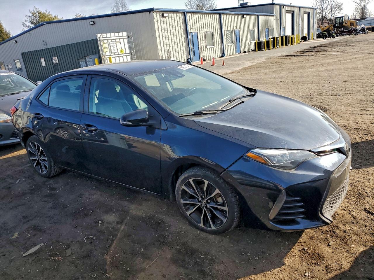 Toyota Corolla L Image 10