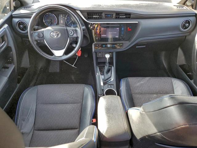 Toyota Corolla L Image 8