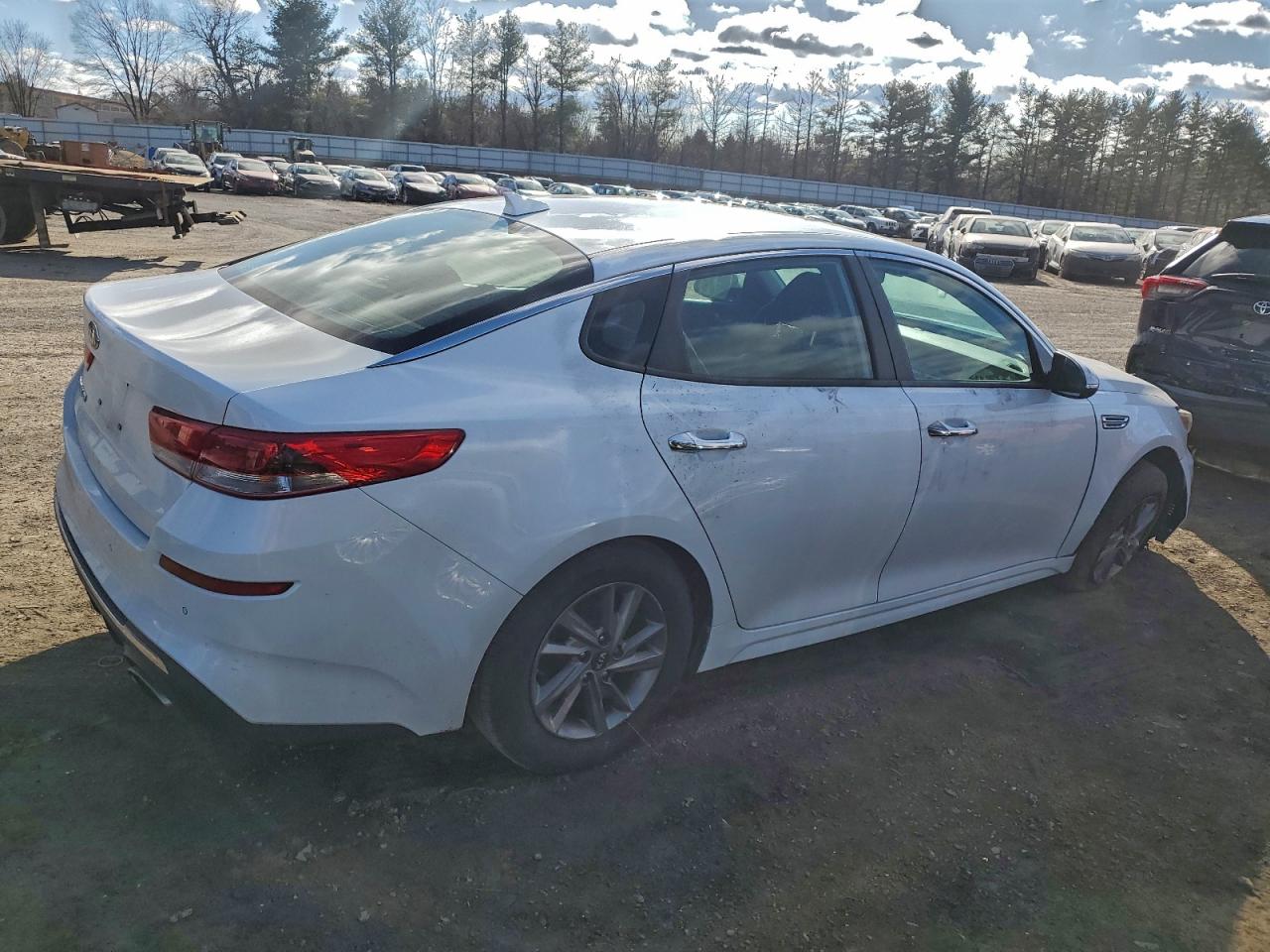 Kia Optima Lx Image 3