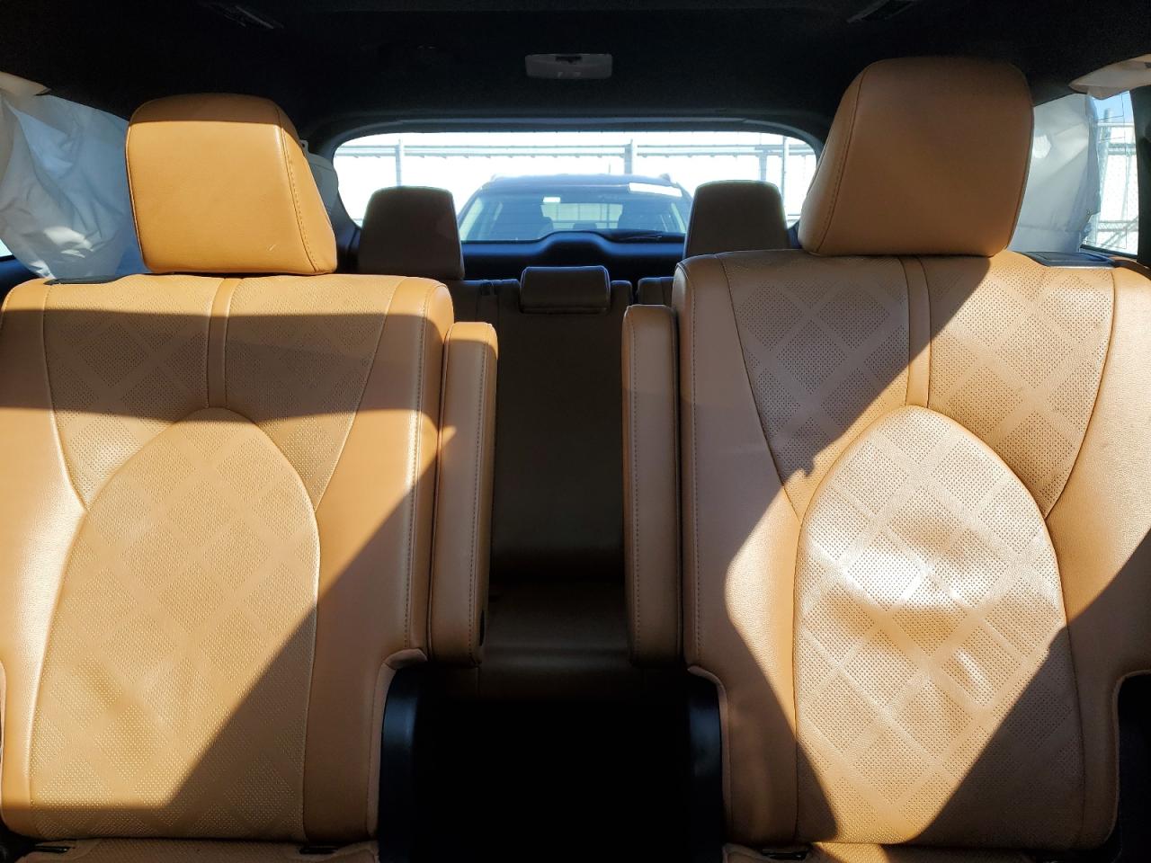 Toyota Highlander Hybrid Limited Image 12