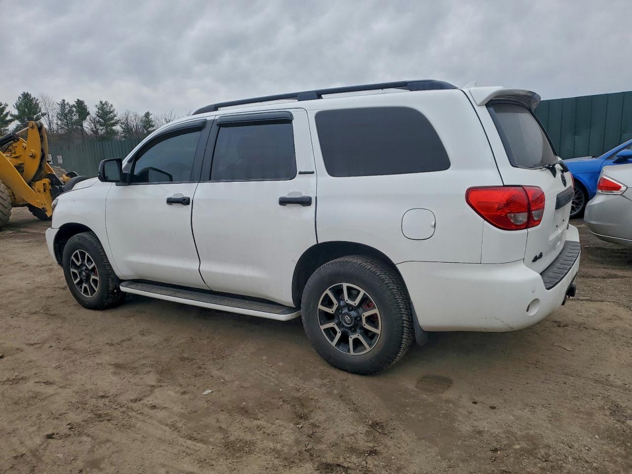 Toyota Sequoia Limited Image 2