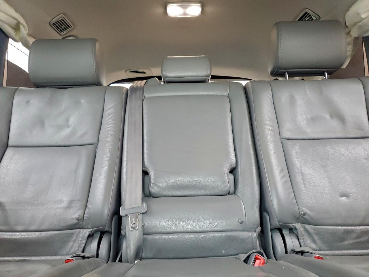 Toyota Sequoia Limited Image 8