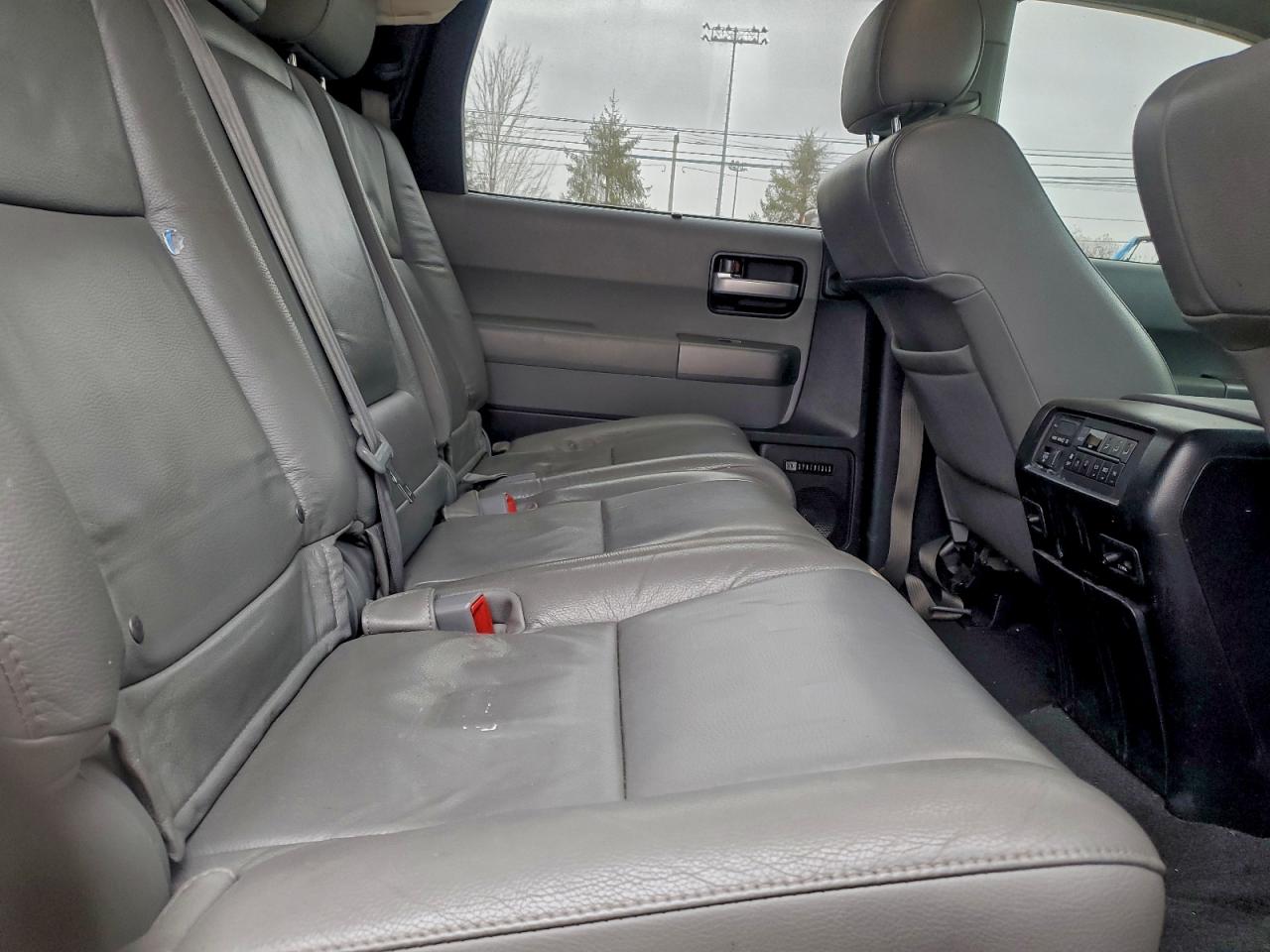 Toyota Sequoia Limited Image 11
